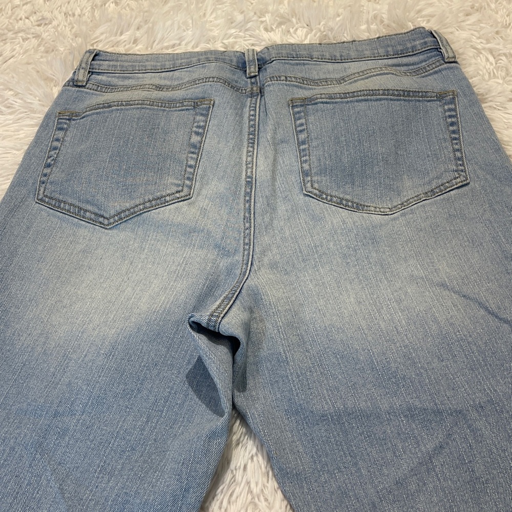 D&CO Classic Light Blue Cropped Women's Jeans SIZE 12 distressed - Picture 7 of 7